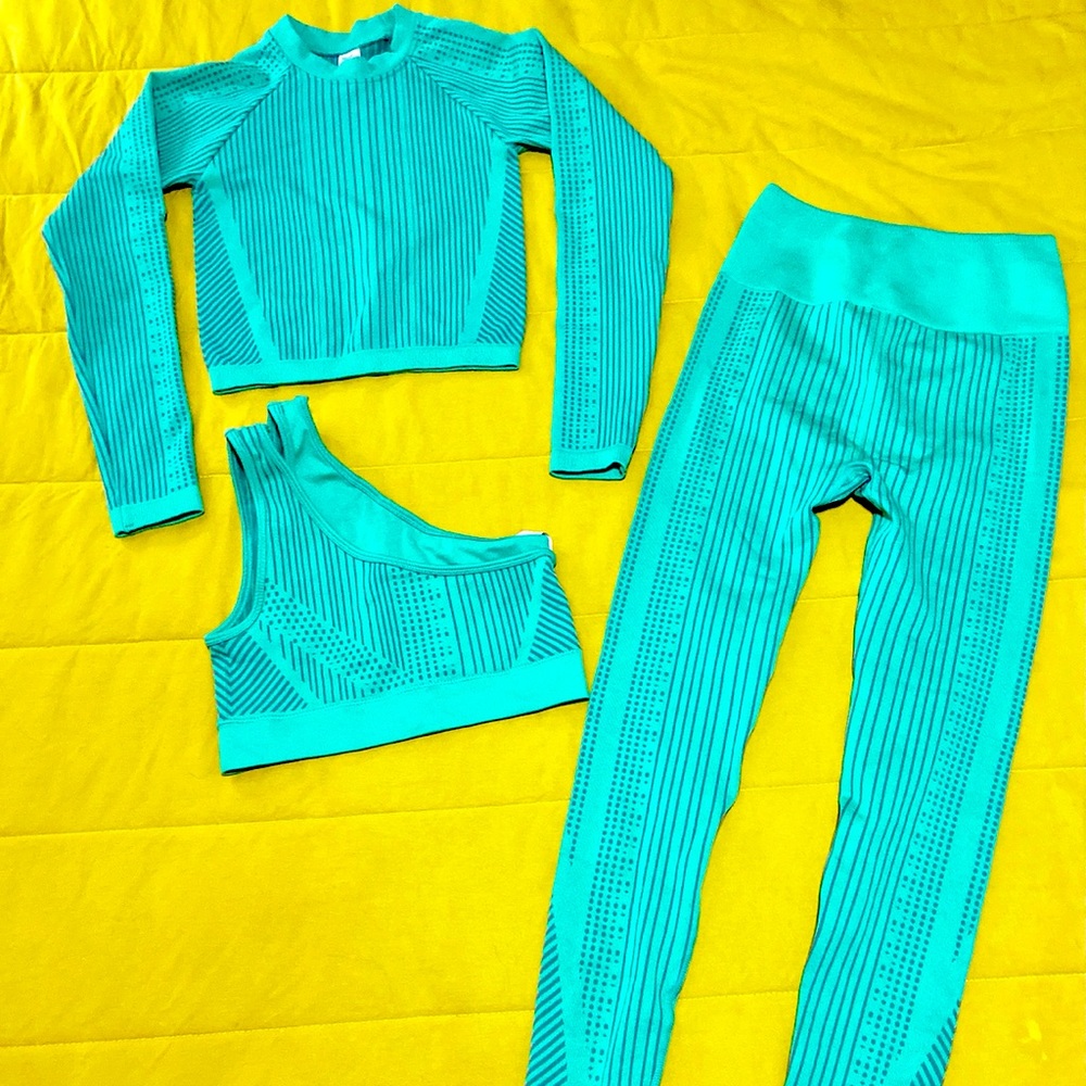 FABLETICS 3-piece workout set